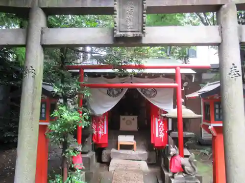 上目黒氷川神社の鳥居