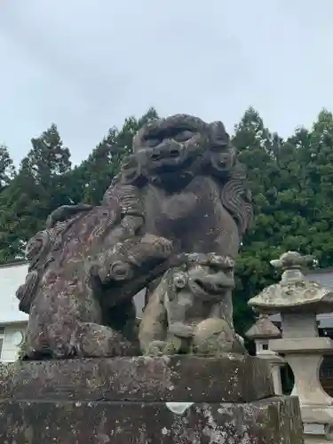 八幡神社の狛犬