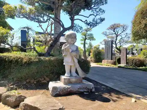 全徳寺の{uncategorized: "未分類", other: "その他", undefined: "問題あり", building: "その他建物", grave: "お墓", sacred_gate: "鳥居", guardian: "狛犬", statue: "像", buddha: "仏像", history: "歴史", nature: "自然", garden: "庭園", animal: "動物", pagoda: "塔", temizu: "手水舎", mountain_gate: "山門・神門", sanctuary: "本殿・本堂", subordinate: "末社・摂社", art: "芸術", scenery: "景色", jizo: "地蔵", ema: "絵馬", goshuin: "御朱印", omikuji: "おみくじ", items: "授与品その他", amulet: "お守り", goshuincho: "御朱印帳", eats: "食事", festival: "お祭り", votive_dance: "神楽", shichigosan: "七五三参", wedding: "結婚式", experience: "体験その他", initially: "初詣", around: "周辺", anti_infection: "感染症対策"}