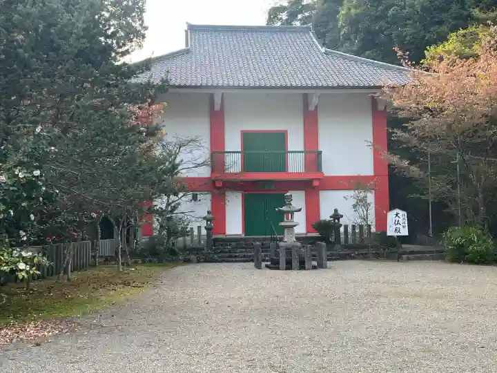新大佛寺の{uncategorized: "未分類", other: "その他", undefined: "問題あり", building: "その他建物", grave: "お墓", sacred_gate: "鳥居", guardian: "狛犬", statue: "像", buddha: "仏像", history: "歴史", nature: "自然", garden: "庭園", animal: "動物", pagoda: "塔", temizu: "手水舎", mountain_gate: "山門・神門", sanctuary: "本殿・本堂", subordinate: "末社・摂社", art: "芸術", scenery: "景色", jizo: "地蔵", ema: "絵馬", goshuin: "御朱印", omikuji: "おみくじ", items: "授与品その他", amulet: "お守り", goshuincho: "御朱印帳", eats: "食事", festival: "お祭り", votive_dance: "神楽", shichigosan: "七五三参", wedding: "結婚式", experience: "体験その他", initially: "初詣", around: "周辺", anti_infection: "感染症対策"}