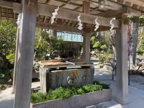 天津神明宮の手水舎