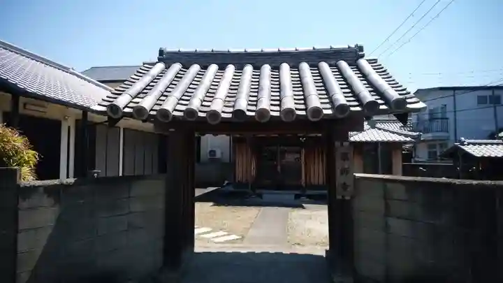 薬師寺の山門・神門