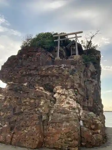 稲佐の浜　弁天島の鳥居