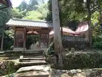 利川神社の山門・神門