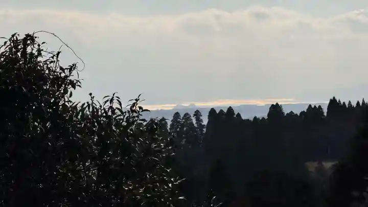 霧島神宮の{uncategorized: "未分類", other: "その他", undefined: "問題あり", building: "その他建物", grave: "お墓", sacred_gate: "鳥居", guardian: "狛犬", statue: "像", buddha: "仏像", history: "歴史", nature: "自然", garden: "庭園", animal: "動物", pagoda: "塔", temizu: "手水舎", mountain_gate: "山門・神門", sanctuary: "本殿・本堂", subordinate: "末社・摂社", art: "芸術", scenery: "景色", jizo: "地蔵", ema: "絵馬", goshuin: "御朱印", omikuji: "おみくじ", items: "授与品その他", amulet: "お守り", goshuincho: "御朱印帳", eats: "食事", festival: "お祭り", votive_dance: "神楽", shichigosan: "七五三参", wedding: "結婚式", experience: "体験その他", initially: "初詣", around: "周辺", anti_infection: "感染症対策"}