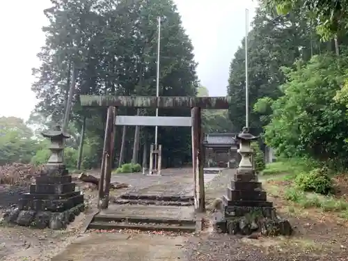 諏訪神社の鳥居