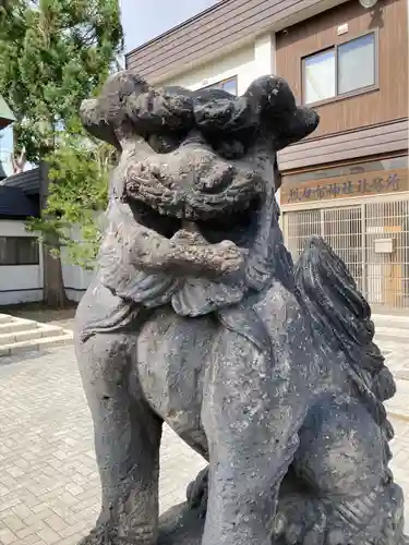 烈々布神社の狛犬