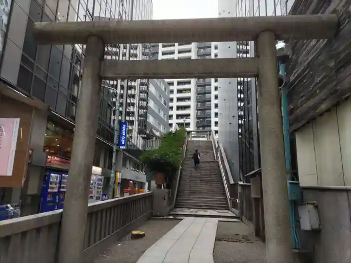 宮益御嶽神社の鳥居