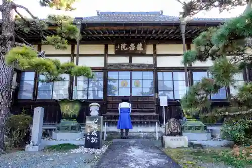 龍岳院の本殿・本堂