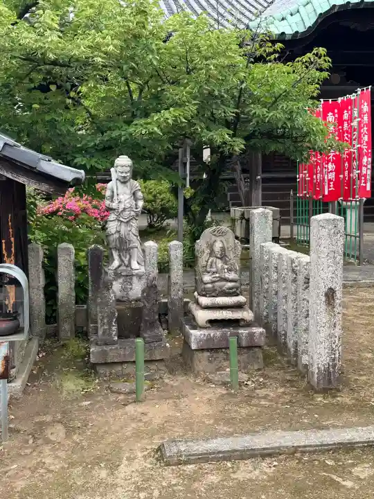 長久寺の{uncategorized: "未分類", other: "その他", undefined: "問題あり", building: "その他建物", grave: "お墓", sacred_gate: "鳥居", guardian: "狛犬", statue: "像", buddha: "仏像", history: "歴史", nature: "自然", garden: "庭園", animal: "動物", pagoda: "塔", temizu: "手水舎", mountain_gate: "山門・神門", sanctuary: "本殿・本堂", subordinate: "末社・摂社", art: "芸術", scenery: "景色", jizo: "地蔵", ema: "絵馬", goshuin: "御朱印", omikuji: "おみくじ", items: "授与品その他", amulet: "お守り", goshuincho: "御朱印帳", eats: "食事", festival: "お祭り", votive_dance: "神楽", shichigosan: "七五三参", wedding: "結婚式", experience: "体験その他", initially: "初詣", around: "周辺", anti_infection: "感染症対策"}