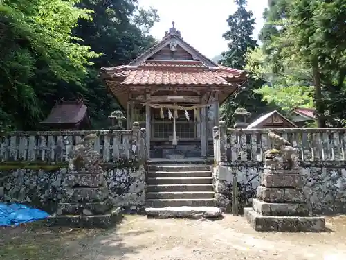 利川神社の本殿