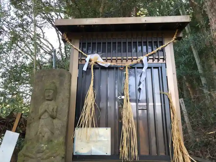 三股村道祖神社の本殿・本堂