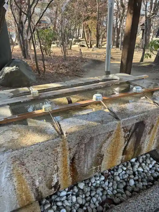 四柱神社の{uncategorized: "未分類", other: "その他", undefined: "問題あり", building: "その他建物", grave: "お墓", sacred_gate: "鳥居", guardian: "狛犬", statue: "像", buddha: "仏像", history: "歴史", nature: "自然", garden: "庭園", animal: "動物", pagoda: "塔", temizu: "手水舎", mountain_gate: "山門・神門", sanctuary: "本殿・本堂", subordinate: "末社・摂社", art: "芸術", scenery: "景色", jizo: "地蔵", ema: "絵馬", goshuin: "御朱印", omikuji: "おみくじ", items: "授与品その他", amulet: "お守り", goshuincho: "御朱印帳", eats: "食事", festival: "お祭り", votive_dance: "神楽", shichigosan: "七五三参", wedding: "結婚式", experience: "体験その他", initially: "初詣", around: "周辺", anti_infection: "感染症対策"}