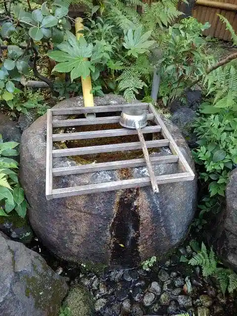 靍護稲荷神社の手水舎