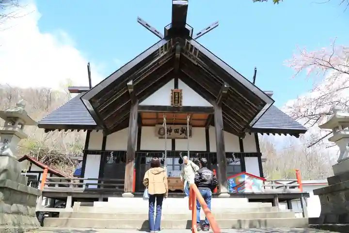 虻田神社の本殿・本堂