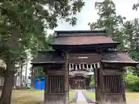 魚沼神社の山門・神門