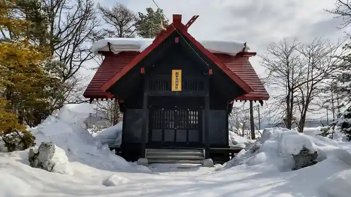 南茶志内神社の本殿