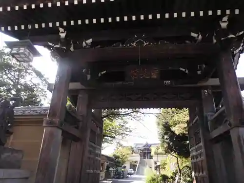 燈明寺の山門