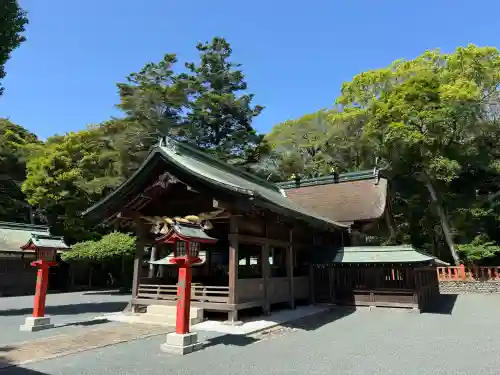 宗像大社中津宮の{uncategorized: "未分類", other: "その他", undefined: "問題あり", building: "その他建物", grave: "お墓", sacred_gate: "鳥居", guardian: "狛犬", statue: "像", buddha: "仏像", history: "歴史", nature: "自然", garden: "庭園", animal: "動物", pagoda: "塔", temizu: "手水舎", mountain_gate: "山門・神門", sanctuary: "本殿・本堂", subordinate: "末社・摂社", art: "芸術", scenery: "景色", jizo: "地蔵", ema: "絵馬", goshuin: "御朱印", omikuji: "おみくじ", items: "授与品その他", amulet: "お守り", goshuincho: "御朱印帳", eats: "食事", festival: "お祭り", votive_dance: "神楽", shichigosan: "七五三参", wedding: "結婚式", experience: "体験その他", initially: "初詣", around: "周辺", anti_infection: "感染症対策"}