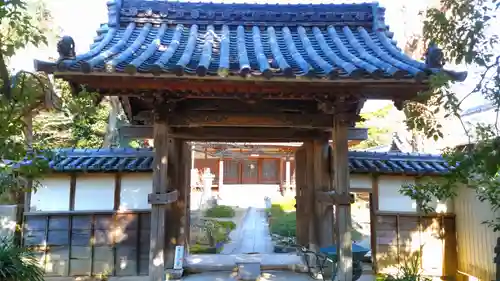 光泉寺の山門