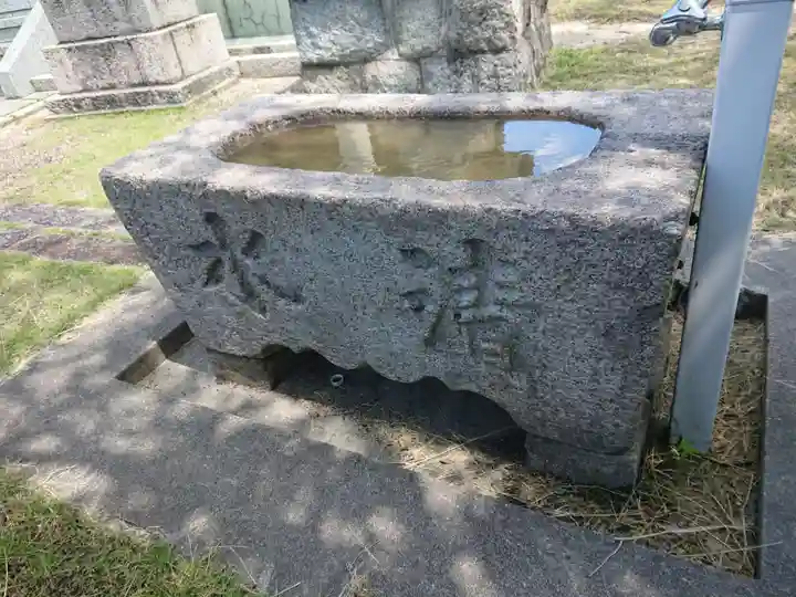 下神明社の手水舎