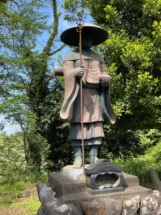 成身院 百体観音堂(さざえ堂)(埼玉県)