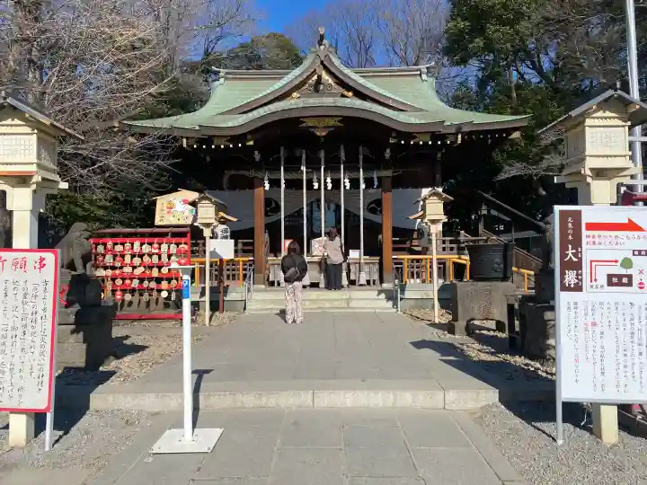 鎮守氷川神社の{uncategorized: "未分類", other: "その他", undefined: "問題あり", building: "その他建物", grave: "お墓", sacred_gate: "鳥居", guardian: "狛犬", statue: "像", buddha: "仏像", history: "歴史", nature: "自然", garden: "庭園", animal: "動物", pagoda: "塔", temizu: "手水舎", mountain_gate: "山門・神門", sanctuary: "本殿・本堂", subordinate: "末社・摂社", art: "芸術", scenery: "景色", jizo: "地蔵", ema: "絵馬", goshuin: "御朱印", omikuji: "おみくじ", items: "授与品その他", amulet: "お守り", goshuincho: "御朱印帳", eats: "食事", festival: "お祭り", votive_dance: "神楽", shichigosan: "七五三参", wedding: "結婚式", experience: "体験その他", initially: "初詣", around: "周辺", anti_infection: "感染症対策"}