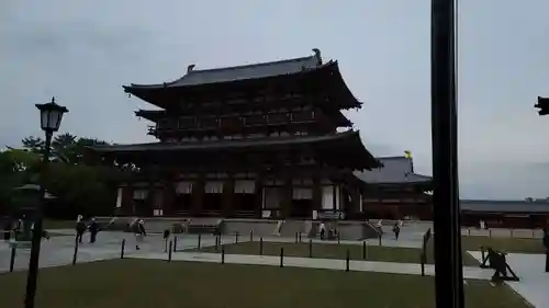 薬師寺の本殿・本堂