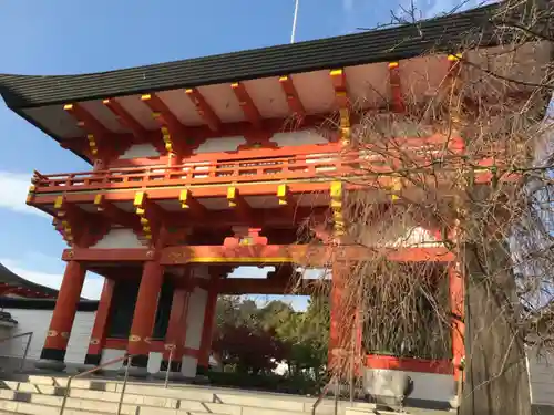 鴨江寺の山門