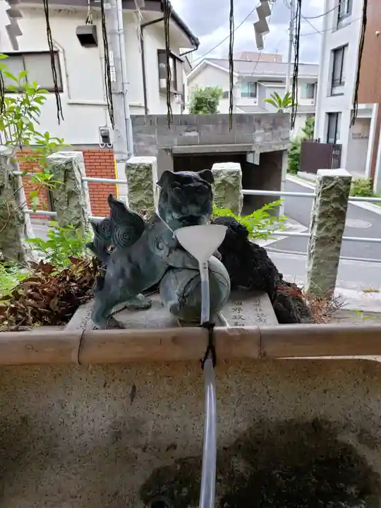 多田神社の手水舎