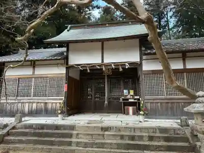 野間神社の{uncategorized: "未分類", other: "その他", undefined: "問題あり", building: "その他建物", grave: "お墓", sacred_gate: "鳥居", guardian: "狛犬", statue: "像", buddha: "仏像", history: "歴史", nature: "自然", garden: "庭園", animal: "動物", pagoda: "塔", temizu: "手水舎", mountain_gate: "山門・神門", sanctuary: "本殿・本堂", subordinate: "末社・摂社", art: "芸術", scenery: "景色", jizo: "地蔵", ema: "絵馬", goshuin: "御朱印", omikuji: "おみくじ", items: "授与品その他", amulet: "お守り", goshuincho: "御朱印帳", eats: "食事", festival: "お祭り", votive_dance: "神楽", shichigosan: "七五三参", wedding: "結婚式", experience: "体験その他", initially: "初詣", around: "周辺", anti_infection: "感染症対策"}