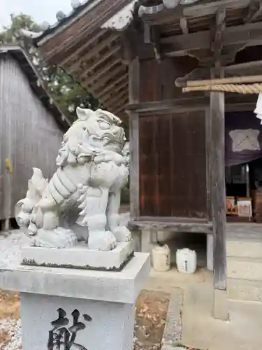 年毛神社の{uncategorized: "未分類", other: "その他", undefined: "問題あり", building: "その他建物", grave: "お墓", sacred_gate: "鳥居", guardian: "狛犬", statue: "像", buddha: "仏像", history: "歴史", nature: "自然", garden: "庭園", animal: "動物", pagoda: "塔", temizu: "手水舎", mountain_gate: "山門・神門", sanctuary: "本殿・本堂", subordinate: "末社・摂社", art: "芸術", scenery: "景色", jizo: "地蔵", ema: "絵馬", goshuin: "御朱印", omikuji: "おみくじ", items: "授与品その他", amulet: "お守り", goshuincho: "御朱印帳", eats: "食事", festival: "お祭り", votive_dance: "神楽", shichigosan: "七五三参", wedding: "結婚式", experience: "体験その他", initially: "初詣", around: "周辺", anti_infection: "感染症対策"}
