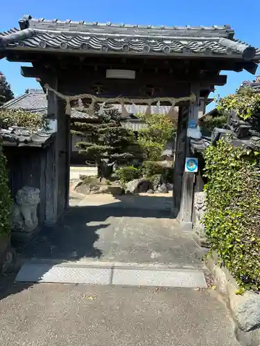 深田神社の山門・神門
