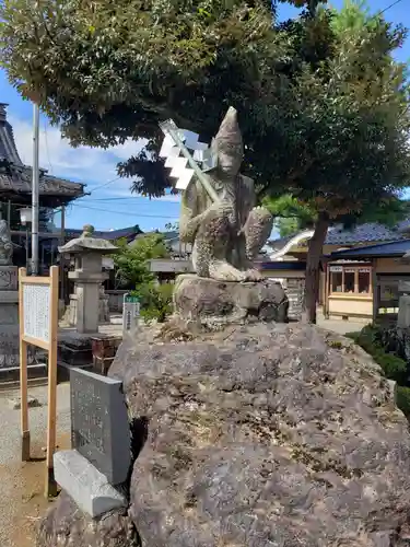 本折日吉神社の狛犬