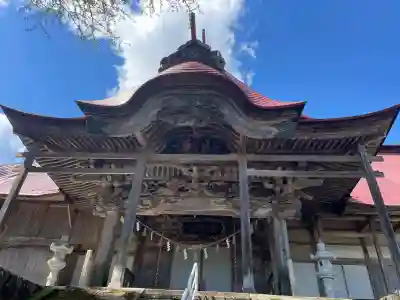 出羽月山湯殿山摂社岩根沢三神社（三山神社）の{uncategorized: "未分類", other: "その他", undefined: "問題あり", building: "その他建物", grave: "お墓", sacred_gate: "鳥居", guardian: "狛犬", statue: "像", buddha: "仏像", history: "歴史", nature: "自然", garden: "庭園", animal: "動物", pagoda: "塔", temizu: "手水舎", mountain_gate: "山門・神門", sanctuary: "本殿・本堂", subordinate: "末社・摂社", art: "芸術", scenery: "景色", jizo: "地蔵", ema: "絵馬", goshuin: "御朱印", omikuji: "おみくじ", items: "授与品その他", amulet: "お守り", goshuincho: "御朱印帳", eats: "食事", festival: "お祭り", votive_dance: "神楽", shichigosan: "七五三参", wedding: "結婚式", experience: "体験その他", initially: "初詣", around: "周辺", anti_infection: "感染症対策"}