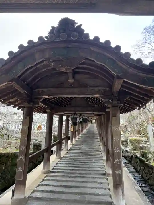 長谷寺の{uncategorized: "未分類", other: "その他", undefined: "問題あり", building: "その他建物", grave: "お墓", sacred_gate: "鳥居", guardian: "狛犬", statue: "像", buddha: "仏像", history: "歴史", nature: "自然", garden: "庭園", animal: "動物", pagoda: "塔", temizu: "手水舎", mountain_gate: "山門・神門", sanctuary: "本殿・本堂", subordinate: "末社・摂社", art: "芸術", scenery: "景色", jizo: "地蔵", ema: "絵馬", goshuin: "御朱印", omikuji: "おみくじ", items: "授与品その他", amulet: "お守り", goshuincho: "御朱印帳", eats: "食事", festival: "お祭り", votive_dance: "神楽", shichigosan: "七五三参", wedding: "結婚式", experience: "体験その他", initially: "初詣", around: "周辺", anti_infection: "感染症対策"}