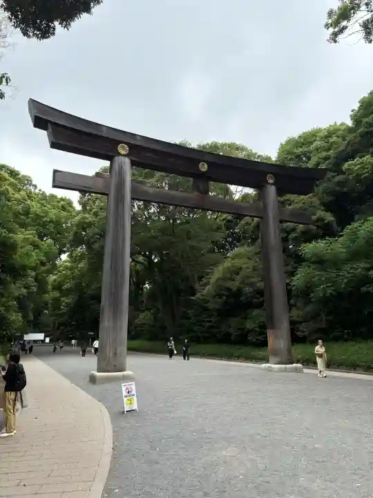 明治神宮の{uncategorized: "未分類", other: "その他", undefined: "問題あり", building: "その他建物", grave: "お墓", sacred_gate: "鳥居", guardian: "狛犬", statue: "像", buddha: "仏像", history: "歴史", nature: "自然", garden: "庭園", animal: "動物", pagoda: "塔", temizu: "手水舎", mountain_gate: "山門・神門", sanctuary: "本殿・本堂", subordinate: "末社・摂社", art: "芸術", scenery: "景色", jizo: "地蔵", ema: "絵馬", goshuin: "御朱印", omikuji: "おみくじ", items: "授与品その他", amulet: "お守り", goshuincho: "御朱印帳", eats: "食事", festival: "お祭り", votive_dance: "神楽", shichigosan: "七五三参", wedding: "結婚式", experience: "体験その他", initially: "初詣", around: "周辺", anti_infection: "感染症対策"}