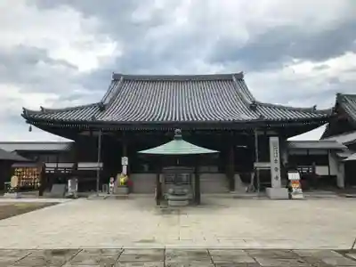 金倉寺の本殿・本堂