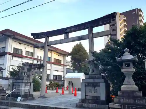 三輪神社の鳥居