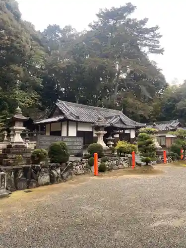 山直神社の本殿