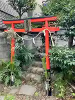 戸田稲荷神社の{uncategorized: "未分類", other: "その他", undefined: "問題あり", building: "その他建物", grave: "お墓", sacred_gate: "鳥居", guardian: "狛犬", statue: "像", buddha: "仏像", history: "歴史", nature: "自然", garden: "庭園", animal: "動物", pagoda: "塔", temizu: "手水舎", mountain_gate: "山門・神門", sanctuary: "本殿・本堂", subordinate: "末社・摂社", art: "芸術", scenery: "景色", jizo: "地蔵", ema: "絵馬", goshuin: "御朱印", omikuji: "おみくじ", items: "授与品その他", amulet: "お守り", goshuincho: "御朱印帳", eats: "食事", festival: "お祭り", votive_dance: "神楽", shichigosan: "七五三参", wedding: "結婚式", experience: "体験その他", initially: "初詣", around: "周辺", anti_infection: "感染症対策"}