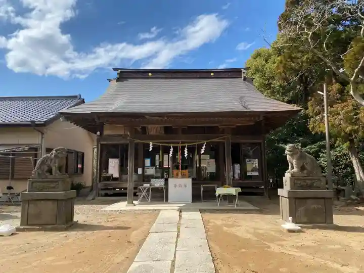 椿ノ海 水神社の{uncategorized: "未分類", other: "その他", undefined: "問題あり", building: "その他建物", grave: "お墓", sacred_gate: "鳥居", guardian: "狛犬", statue: "像", buddha: "仏像", history: "歴史", nature: "自然", garden: "庭園", animal: "動物", pagoda: "塔", temizu: "手水舎", mountain_gate: "山門・神門", sanctuary: "本殿・本堂", subordinate: "末社・摂社", art: "芸術", scenery: "景色", jizo: "地蔵", ema: "絵馬", goshuin: "御朱印", omikuji: "おみくじ", items: "授与品その他", amulet: "お守り", goshuincho: "御朱印帳", eats: "食事", festival: "お祭り", votive_dance: "神楽", shichigosan: "七五三参", wedding: "結婚式", experience: "体験その他", initially: "初詣", around: "周辺", anti_infection: "感染症対策"}