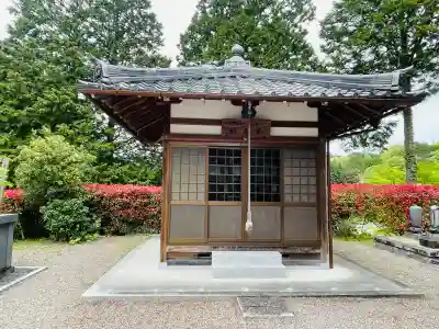善福寺の{uncategorized: "未分類", other: "その他", undefined: "問題あり", building: "その他建物", grave: "お墓", sacred_gate: "鳥居", guardian: "狛犬", statue: "像", buddha: "仏像", history: "歴史", nature: "自然", garden: "庭園", animal: "動物", pagoda: "塔", temizu: "手水舎", mountain_gate: "山門・神門", sanctuary: "本殿・本堂", subordinate: "末社・摂社", art: "芸術", scenery: "景色", jizo: "地蔵", ema: "絵馬", goshuin: "御朱印", omikuji: "おみくじ", items: "授与品その他", amulet: "お守り", goshuincho: "御朱印帳", eats: "食事", festival: "お祭り", votive_dance: "神楽", shichigosan: "七五三参", wedding: "結婚式", experience: "体験その他", initially: "初詣", around: "周辺", anti_infection: "感染症対策"}