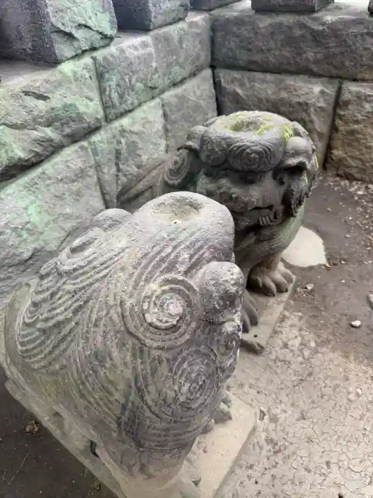 麻布氷川神社の{uncategorized: "未分類", other: "その他", undefined: "問題あり", building: "その他建物", grave: "お墓", sacred_gate: "鳥居", guardian: "狛犬", statue: "像", buddha: "仏像", history: "歴史", nature: "自然", garden: "庭園", animal: "動物", pagoda: "塔", temizu: "手水舎", mountain_gate: "山門・神門", sanctuary: "本殿・本堂", subordinate: "末社・摂社", art: "芸術", scenery: "景色", jizo: "地蔵", ema: "絵馬", goshuin: "御朱印", omikuji: "おみくじ", items: "授与品その他", amulet: "お守り", goshuincho: "御朱印帳", eats: "食事", festival: "お祭り", votive_dance: "神楽", shichigosan: "七五三参", wedding: "結婚式", experience: "体験その他", initially: "初詣", around: "周辺", anti_infection: "感染症対策"}