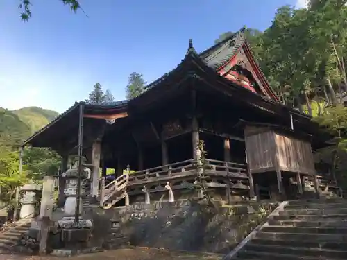華厳寺の本殿・本堂