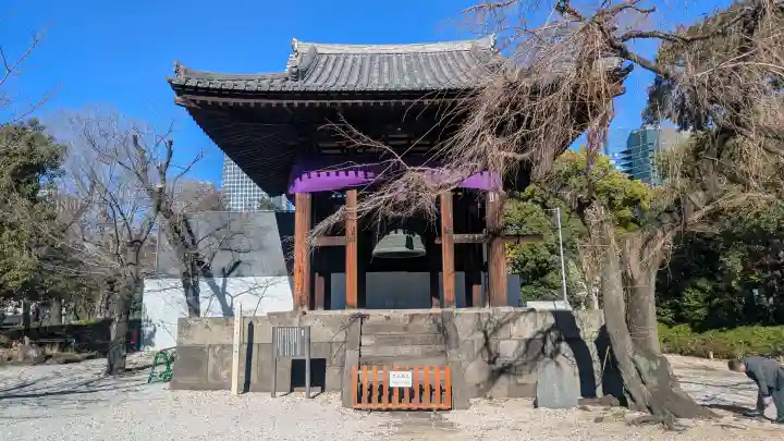 増上寺の{uncategorized: "未分類", other: "その他", undefined: "問題あり", building: "その他建物", grave: "お墓", sacred_gate: "鳥居", guardian: "狛犬", statue: "像", buddha: "仏像", history: "歴史", nature: "自然", garden: "庭園", animal: "動物", pagoda: "塔", temizu: "手水舎", mountain_gate: "山門・神門", sanctuary: "本殿・本堂", subordinate: "末社・摂社", art: "芸術", scenery: "景色", jizo: "地蔵", ema: "絵馬", goshuin: "御朱印", omikuji: "おみくじ", items: "授与品その他", amulet: "お守り", goshuincho: "御朱印帳", eats: "食事", festival: "お祭り", votive_dance: "神楽", shichigosan: "七五三参", wedding: "結婚式", experience: "体験その他", initially: "初詣", around: "周辺", anti_infection: "感染症対策"}
