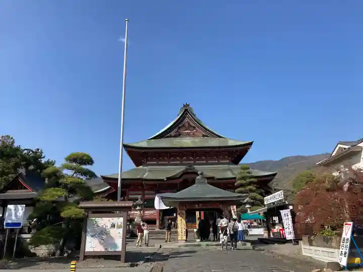 甲斐善光寺の本殿・本堂