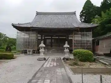 立勝寺の本殿・本堂