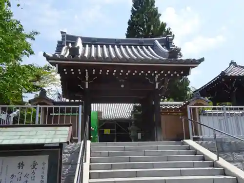 妙蓮寺の山門