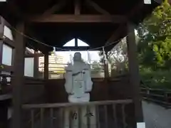 十二神社の像